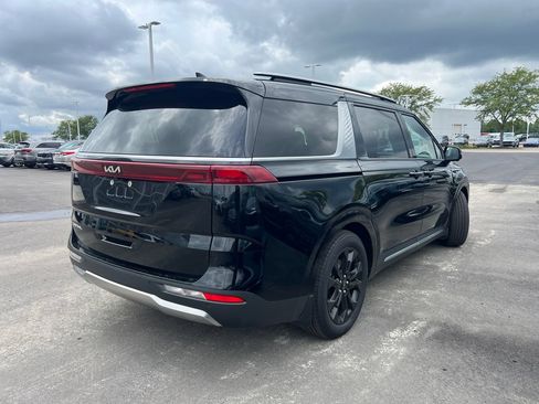 Certified 2023 Kia Carnival SX FWD image 4