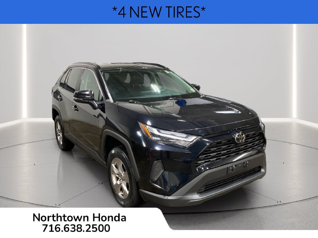 Used 2023 Toyota RAV4 XLE AWD/4WD image 2