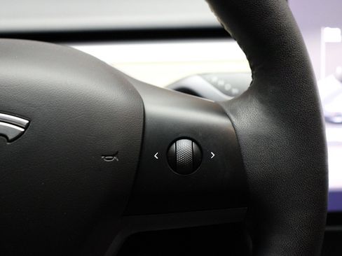 Used 2023 Tesla Model 3 Standard Range image 43