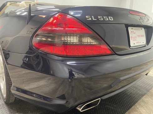 Used 2009 Mercedes-Benz SL 550 w/ Premium I Pkg image 10