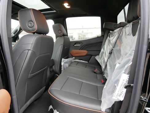 New 2026 GMC Canyon AT4 image 12