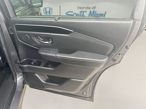 Certified 2025 Honda Pilot Touring image 31