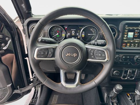 Used 2023 Jeep Wrangler Unlimited Sahara AWD/4WD image 11