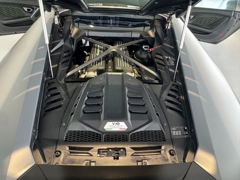 Used 2023 Lamborghini Huracan EVO image 22