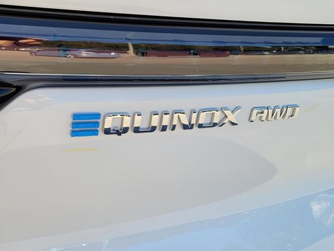 New 2026 Chevrolet Equinox EV LT image 16
