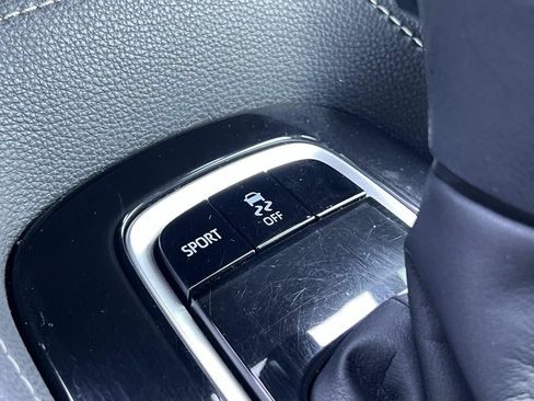 Used 2019 Toyota Corolla SE FWD image 39