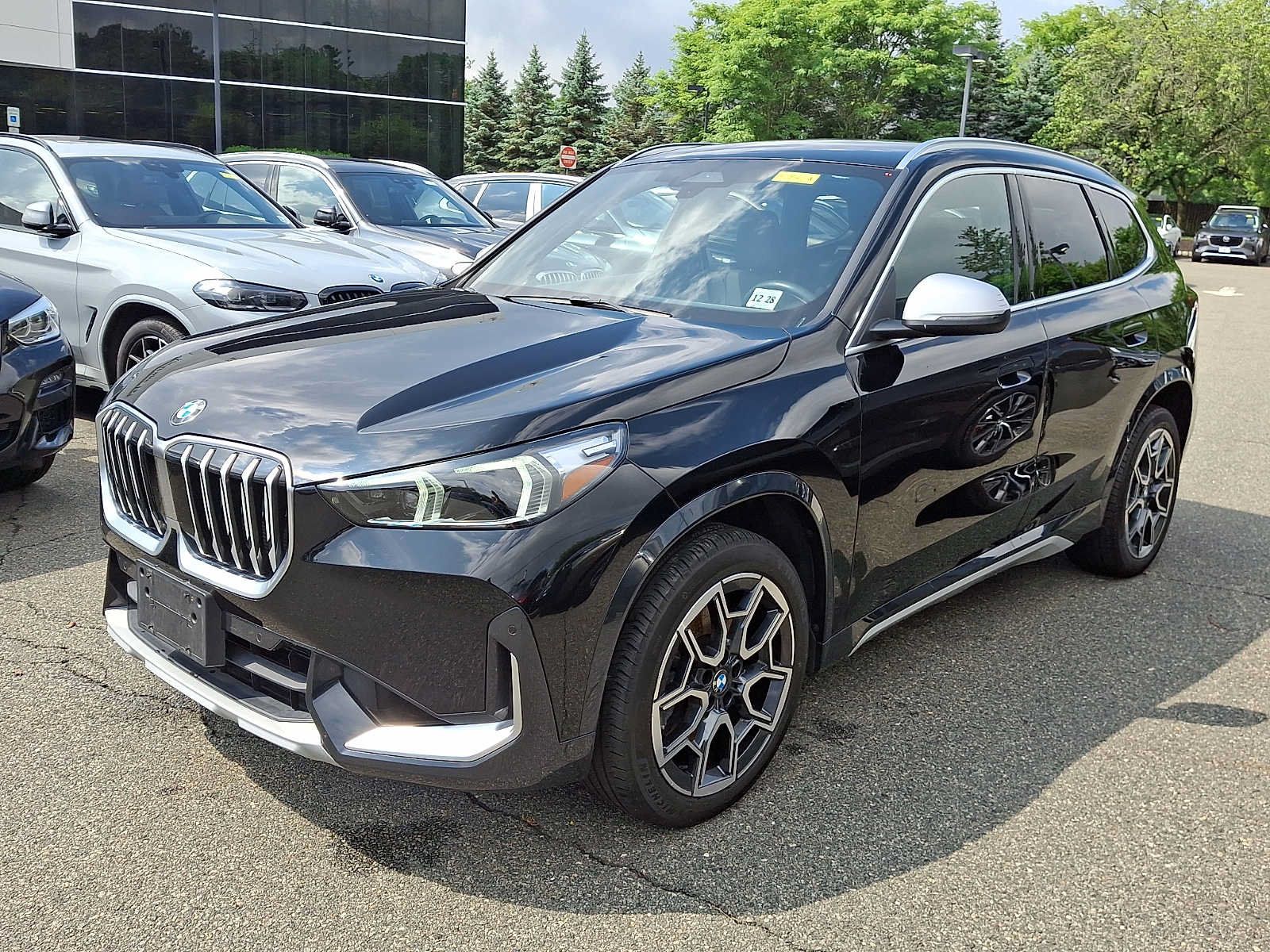 Used 2023 BMW X1 xDrive28i w/ Convenience Package AWD/4WD image 3