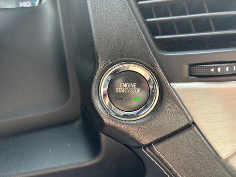 Used 2018 GMC Yukon XL SLT w/ Premium Edition AWD/4WD image 39