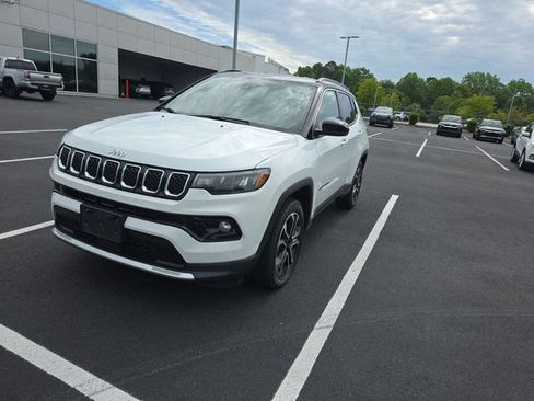Used 2024 Jeep Compass Limited AWD/4WD image 15
