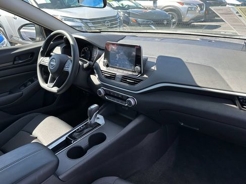 Used 2025 Nissan Altima 2.5 S FWD image 15