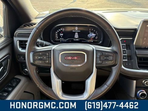 Used 2023 GMC Yukon SLT w/ SLT Premium Package image 26