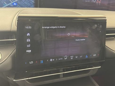 Used 2026 Lincoln Nautilus Premier w/ Equipment Group 102A AWD/4WD image 5