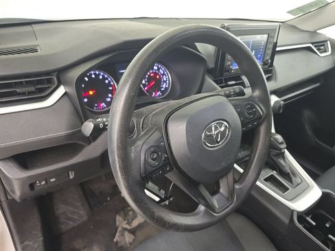 Used 2022 Toyota RAV4 LE FWD image 7