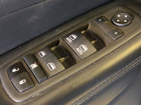 Used 2022 Jeep Grand Cherokee Laredo E RWD image 27