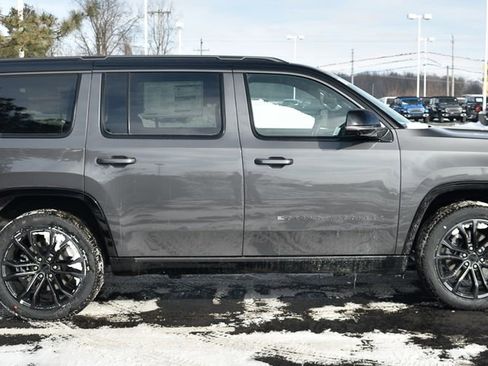 New 2026 Jeep Grand Wagoneer Summit w/ Premium Group III AWD/4WD image 10