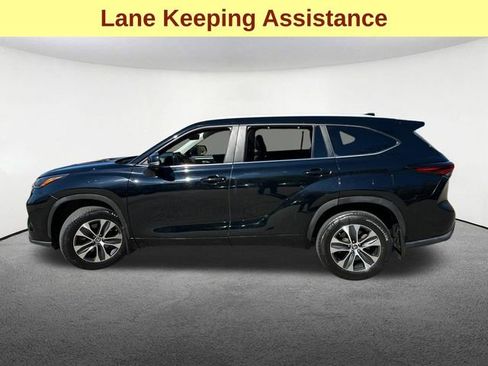 Certified 2024 Toyota Highlander XLE AWD/4WD image 7