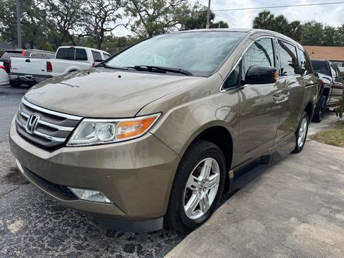 Used 2013 Honda Odyssey Touring Elite image 23