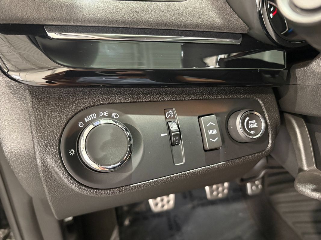 Used 2017 Chevrolet SS RWD image 35