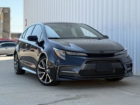 Used 2022 Toyota Corolla SE FWD image 2