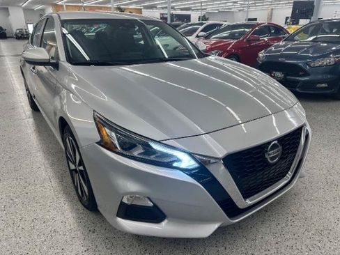 Used 2021 Nissan Altima 2.5 SV FWD image 4