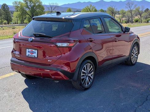 Used 2021 Nissan Kicks SV image 6