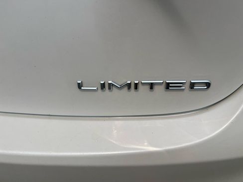 Used 2014 Toyota Avalon Limited FWD image 5