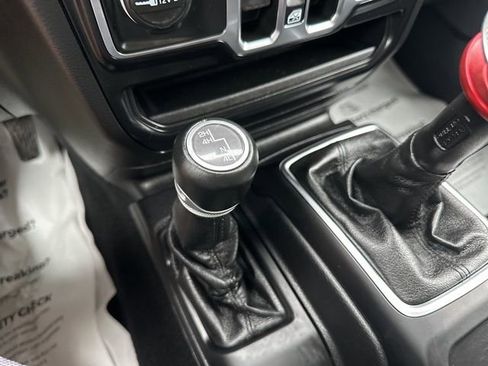 Used 2021 Jeep Wrangler Unlimited Sahara AWD/4WD image 27