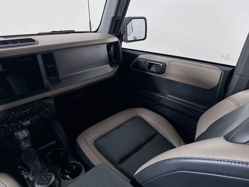 Used 2024 Ford Bronco Wildtrak image 23