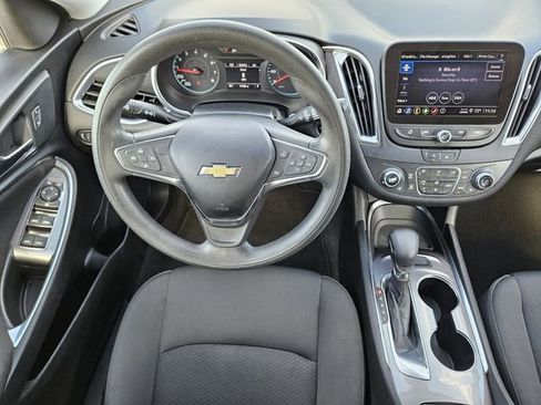 Used 2021 Chevrolet Malibu LT image 27