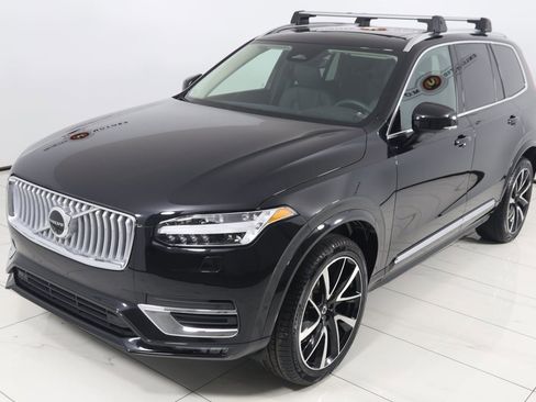Used 2025 Volvo XC90 B5 Plus w/ Protection Package Premier image 25