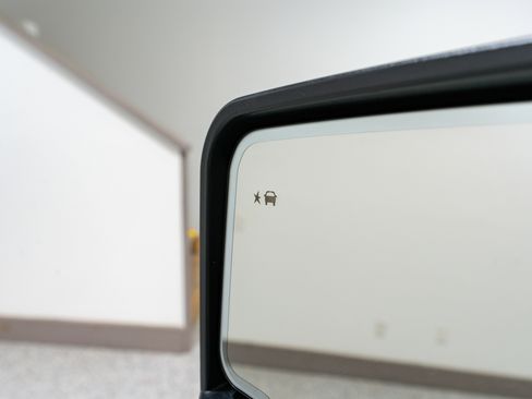 Used 2025 GMC Sierra 2500 SLT w/ SLT Premium Package image 14