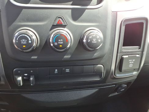 Used 2022 RAM 1500 Classic SLT w/ Protection Group AWD/4WD image 11