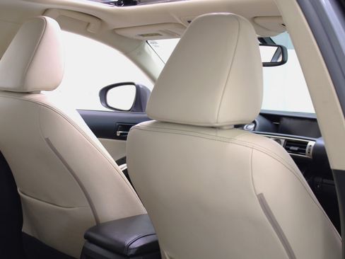 Used 2014 Lexus IS 350 image 42