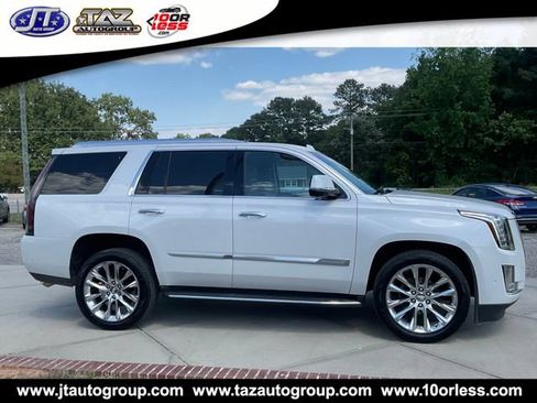 Used 2019 Cadillac Escalade Luxury AWD/4WD image 8