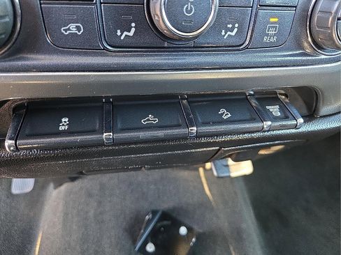 Used 2018 Chevrolet Silverado 2500 LT w/ LT Fleet Convenience Package image 18