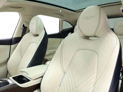 Used 2021 Aston Martin DBX AWD/4WD image 17