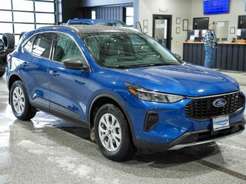 Used 2023 Ford Escape Active w/ Tech Pack #1 image 3