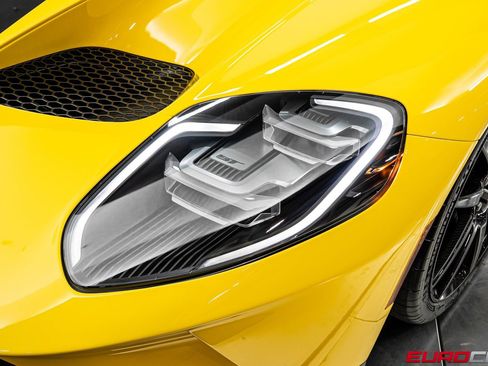 Used 2020 Ford GT Carbon Series RWD image 14