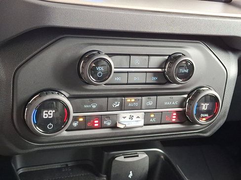 Used 2025 Ford Bronco Outer Banks image 19