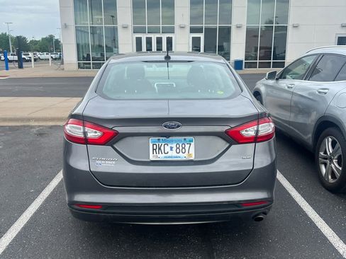 Used 2014 Ford Fusion SE FWD image 4