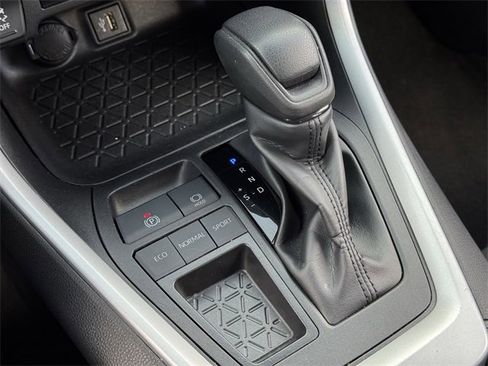 Used 2024 Toyota RAV4 XLE image 19