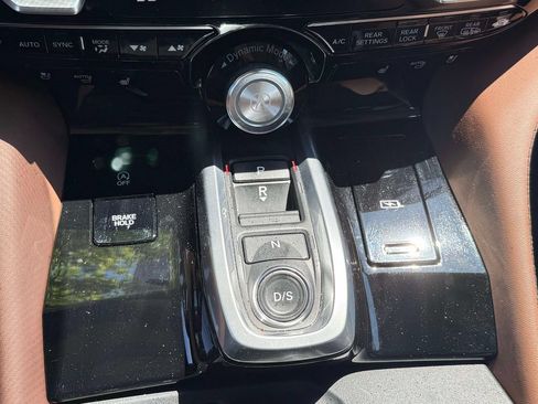 Used 2024 Acura MDX SH-AWD w/ Advance Package image 25