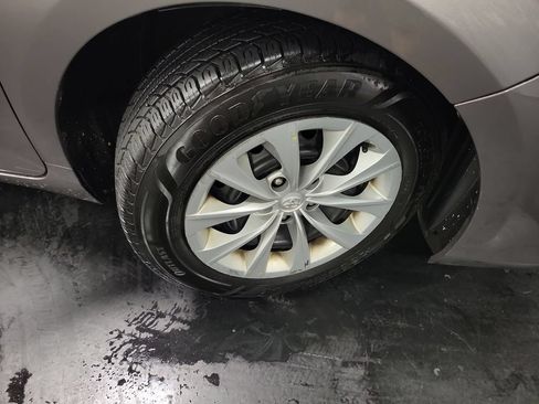 Used 2015 Toyota Camry LE FWD image 10