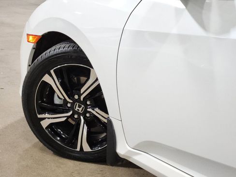 Used 2018 Honda Civic Touring image 23