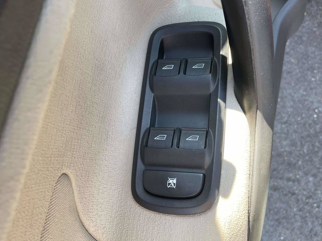 Used 2017 Ford Fiesta SE FWD image 16