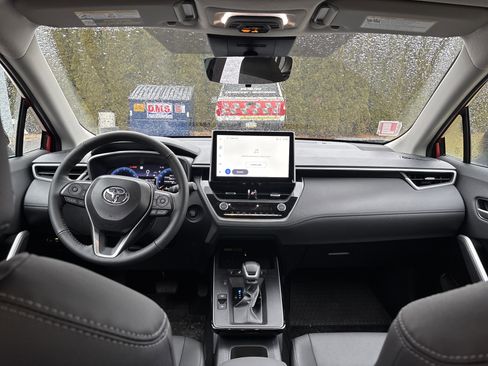 Certified 2026 Toyota Corolla Cross XLE image 15