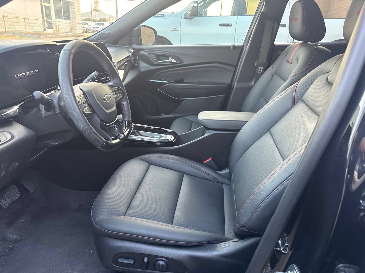 Used 2026 Chevrolet Trax RS w/ Sunroof Package FWD image 7