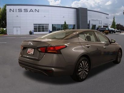 Used 2025 Nissan Altima 2.5 SV