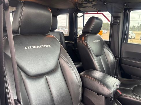 Used 2016 Jeep Wrangler Unlimited Rubicon image 12