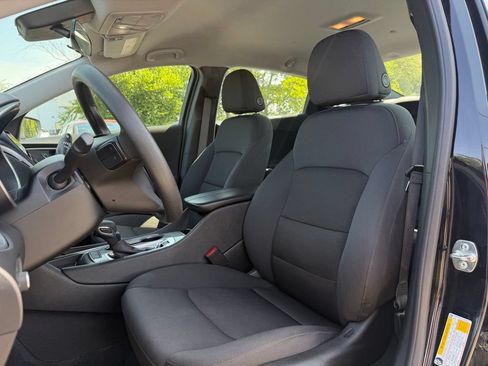 Used 2025 Chevrolet Malibu LT FWD image 10
